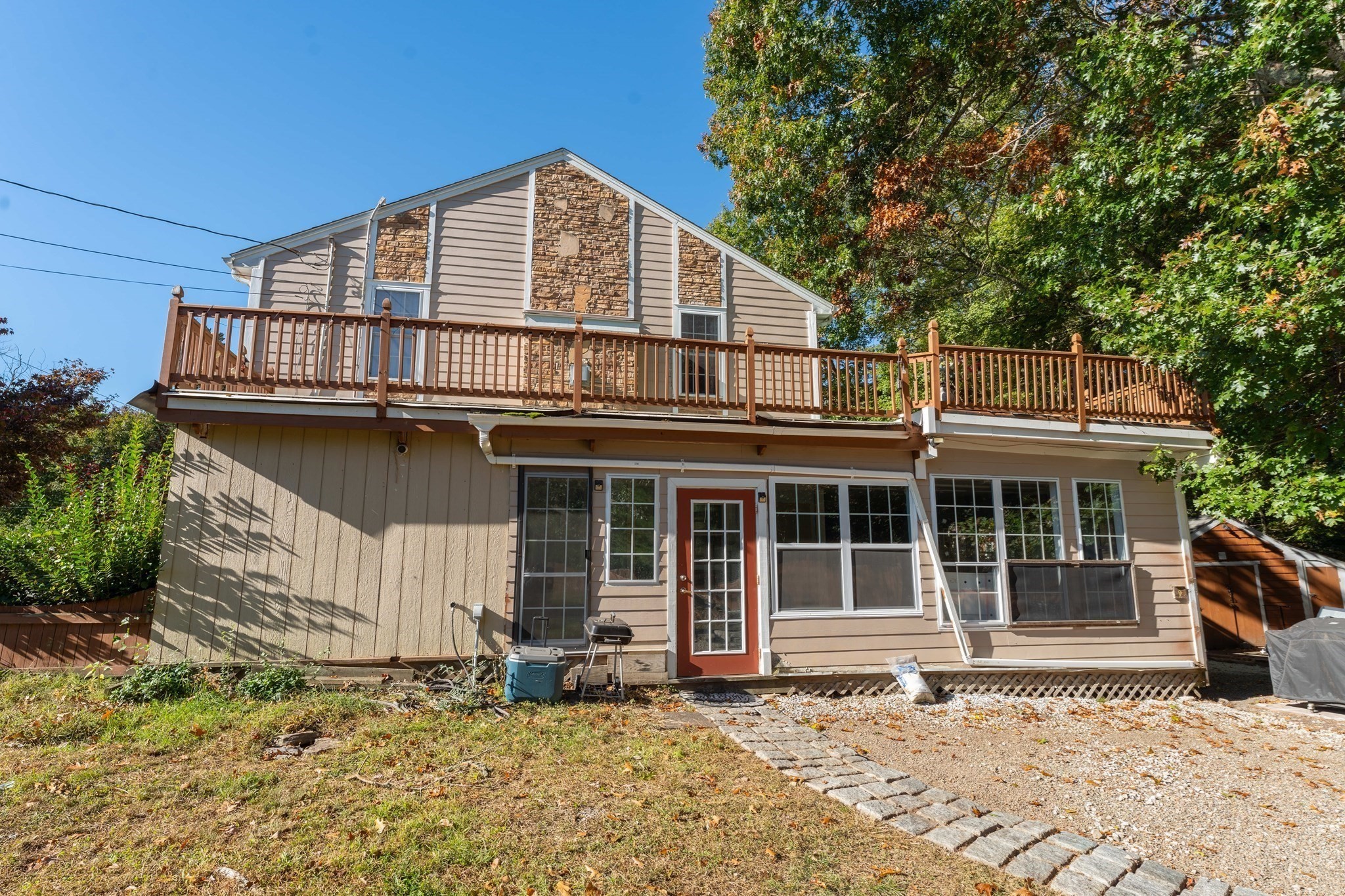 769 New Plainville Rd Property Photo 4
