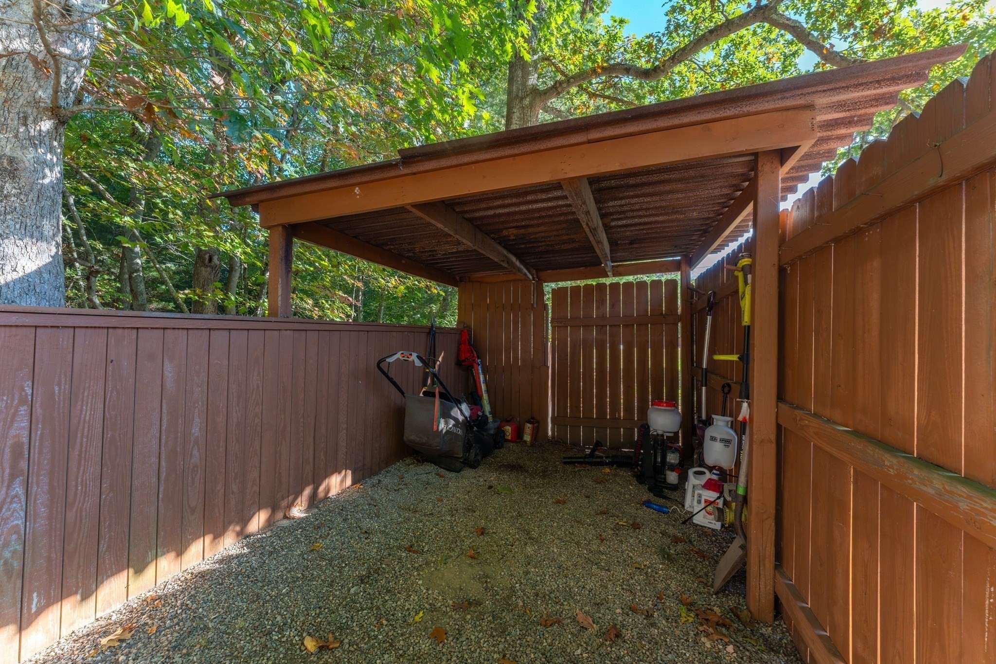 769 New Plainville Rd Property Photo 10