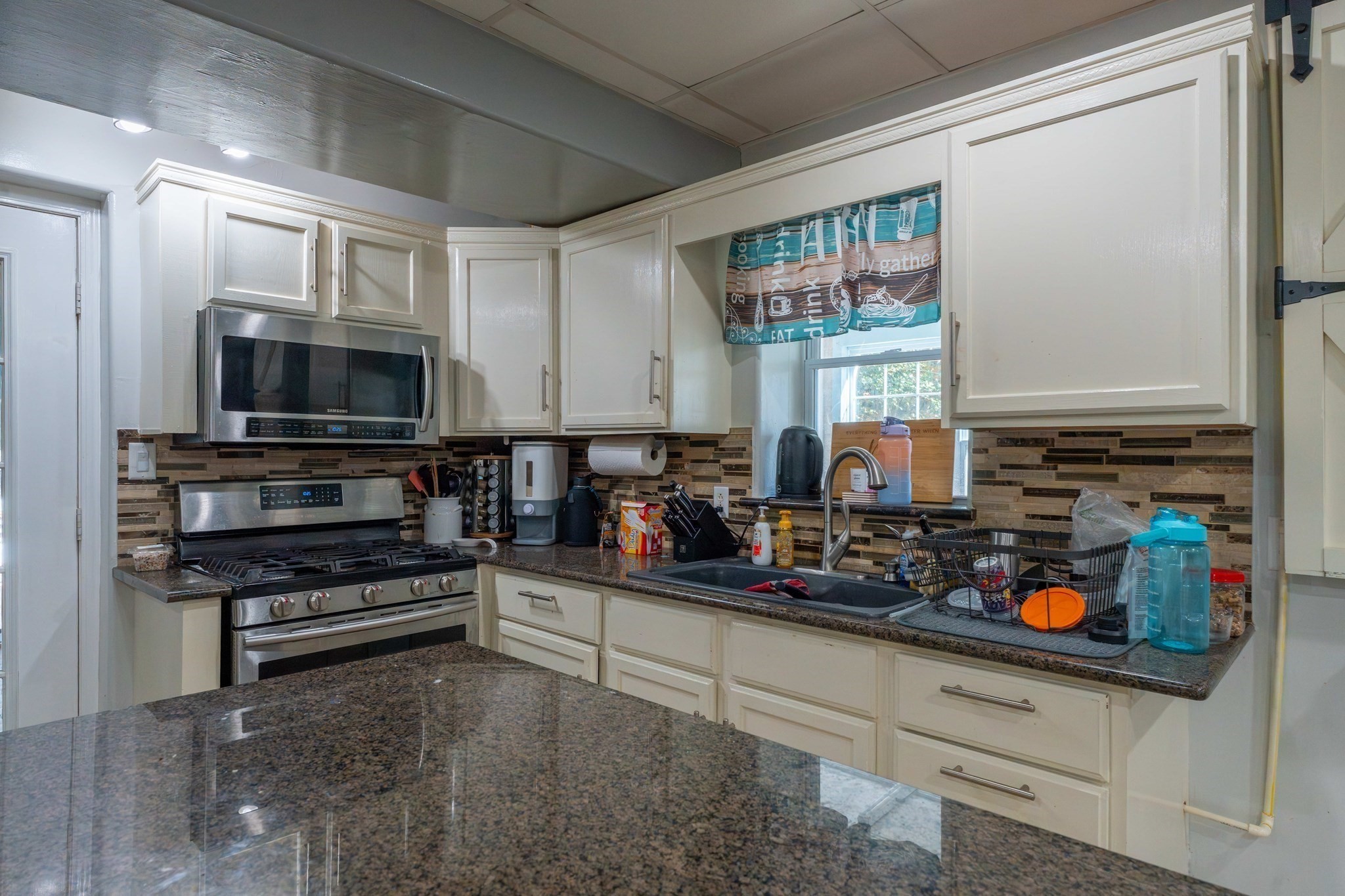 769 New Plainville Rd Property Photo 17