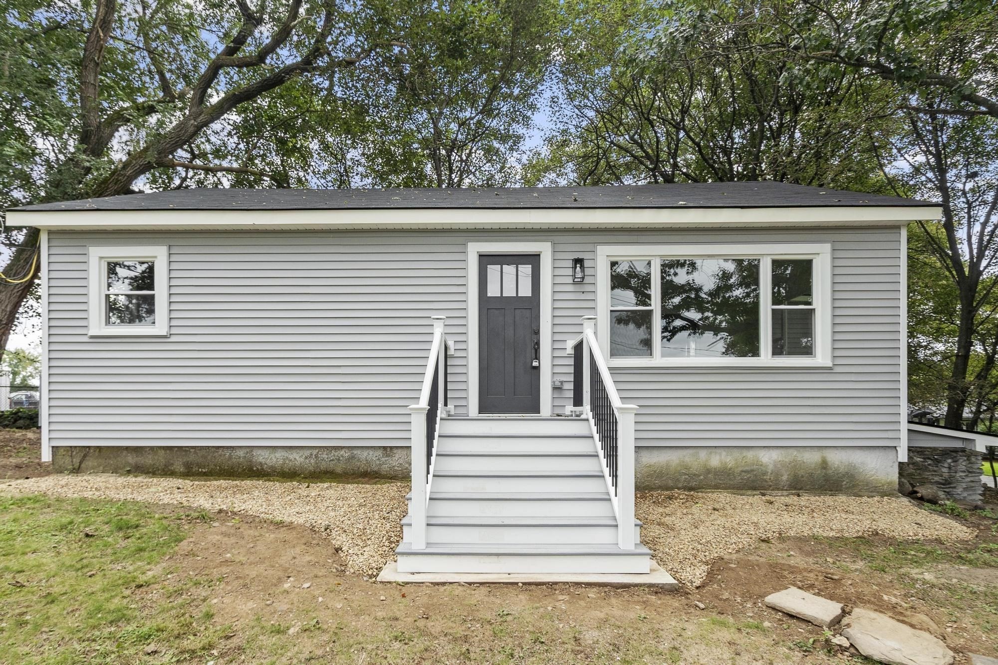 186 Pleasant St Property Photo 1