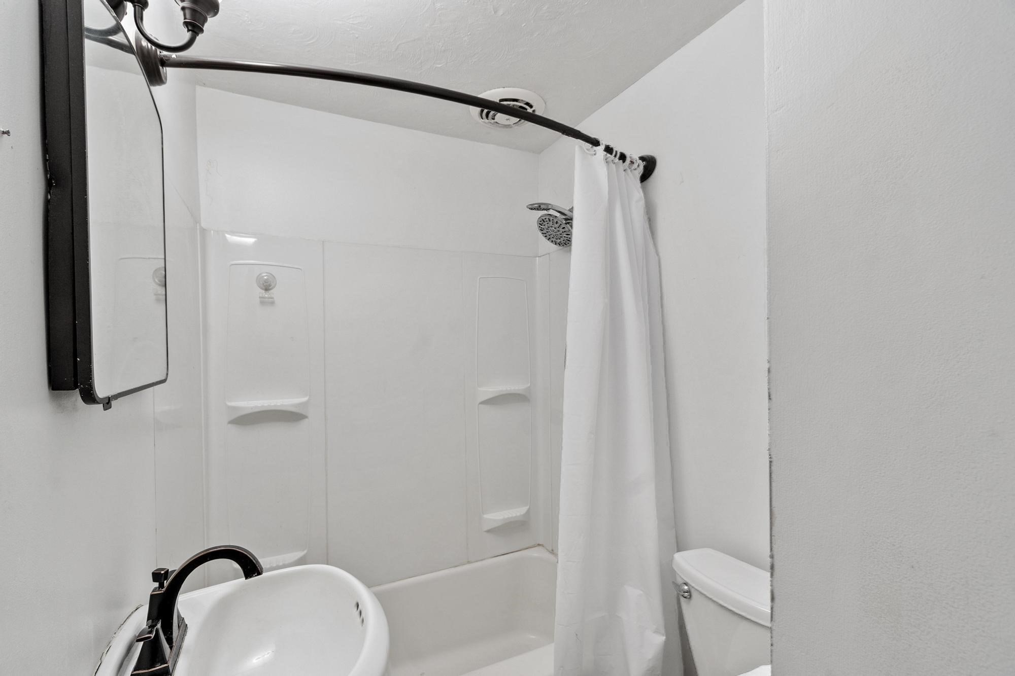 368 Litchfield St Property Photo 12
