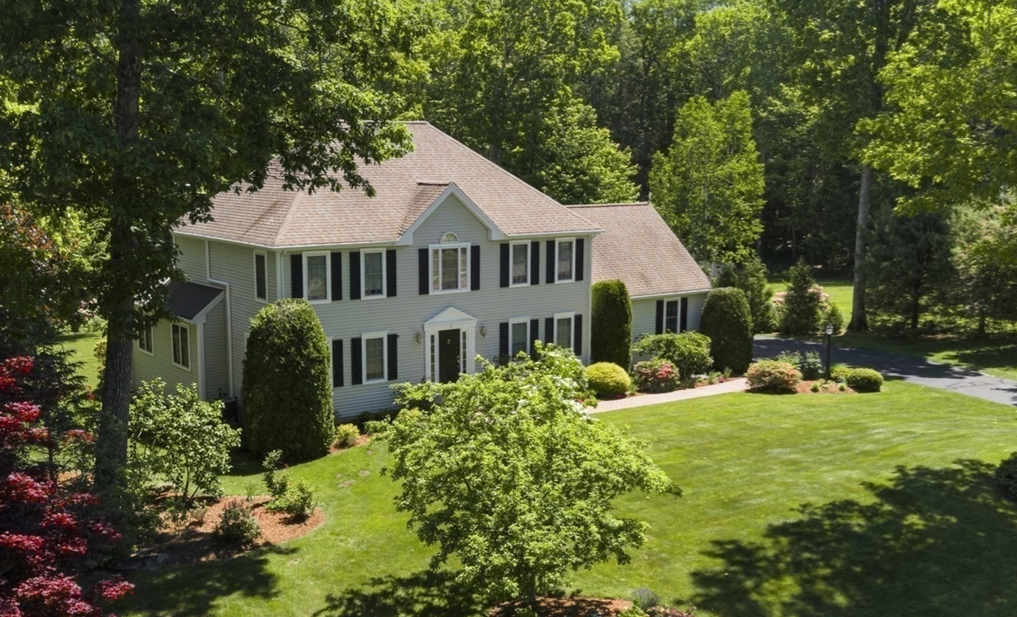 14 Old Towne Way Property Photo 1