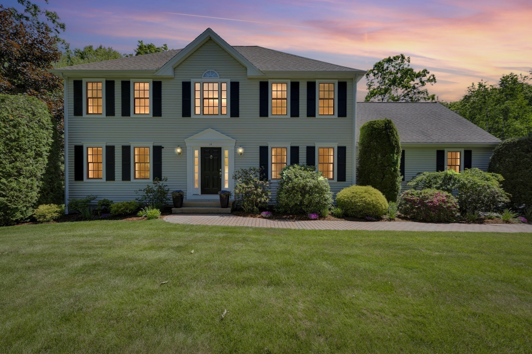 14 Old Towne Way Property Photo 2