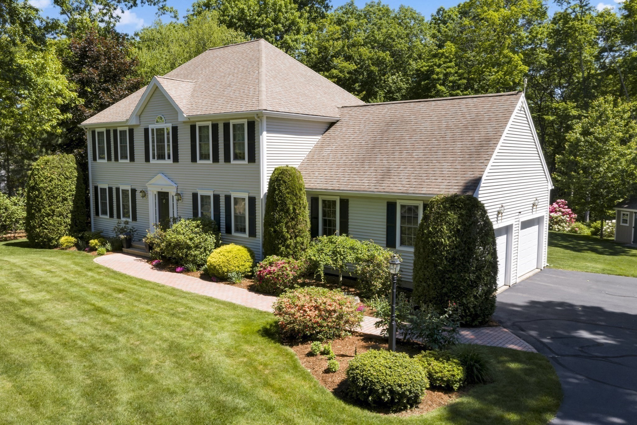 14 Old Towne Way Property Photo 3