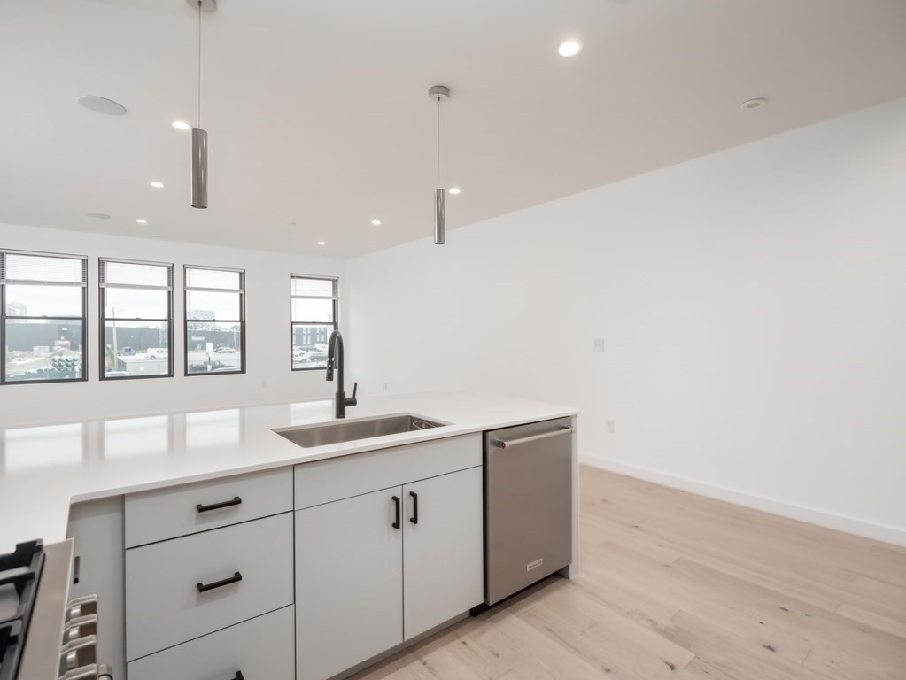 340 West 2nd Street # 9 Property Photo 7