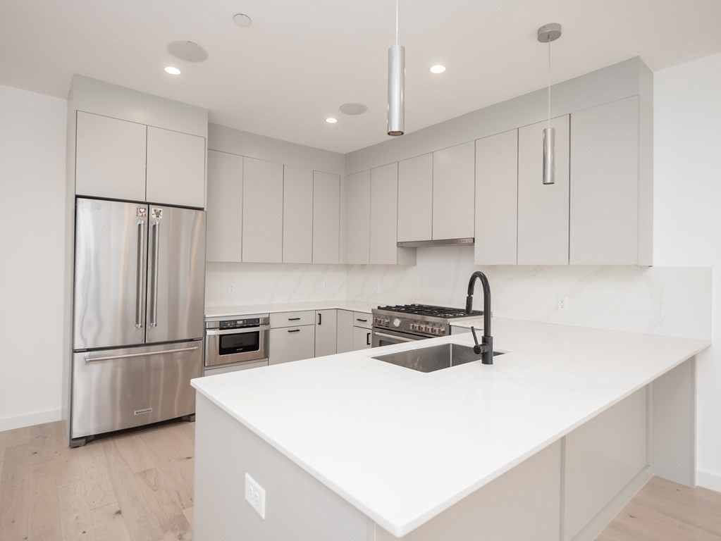 340 West 2nd Street # 9 Property Photo 11