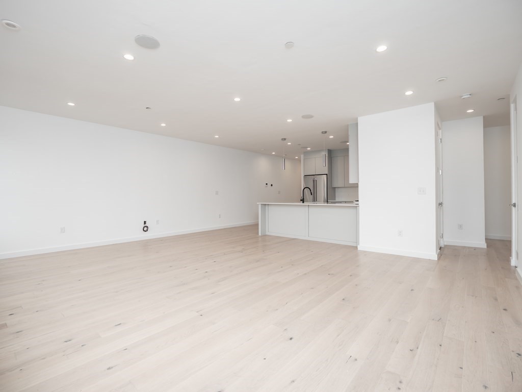 340 West 2nd Street # 9 Property Photo 12