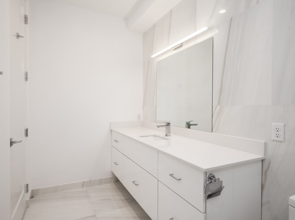 340 West 2nd Street # 9 Property Photo 17