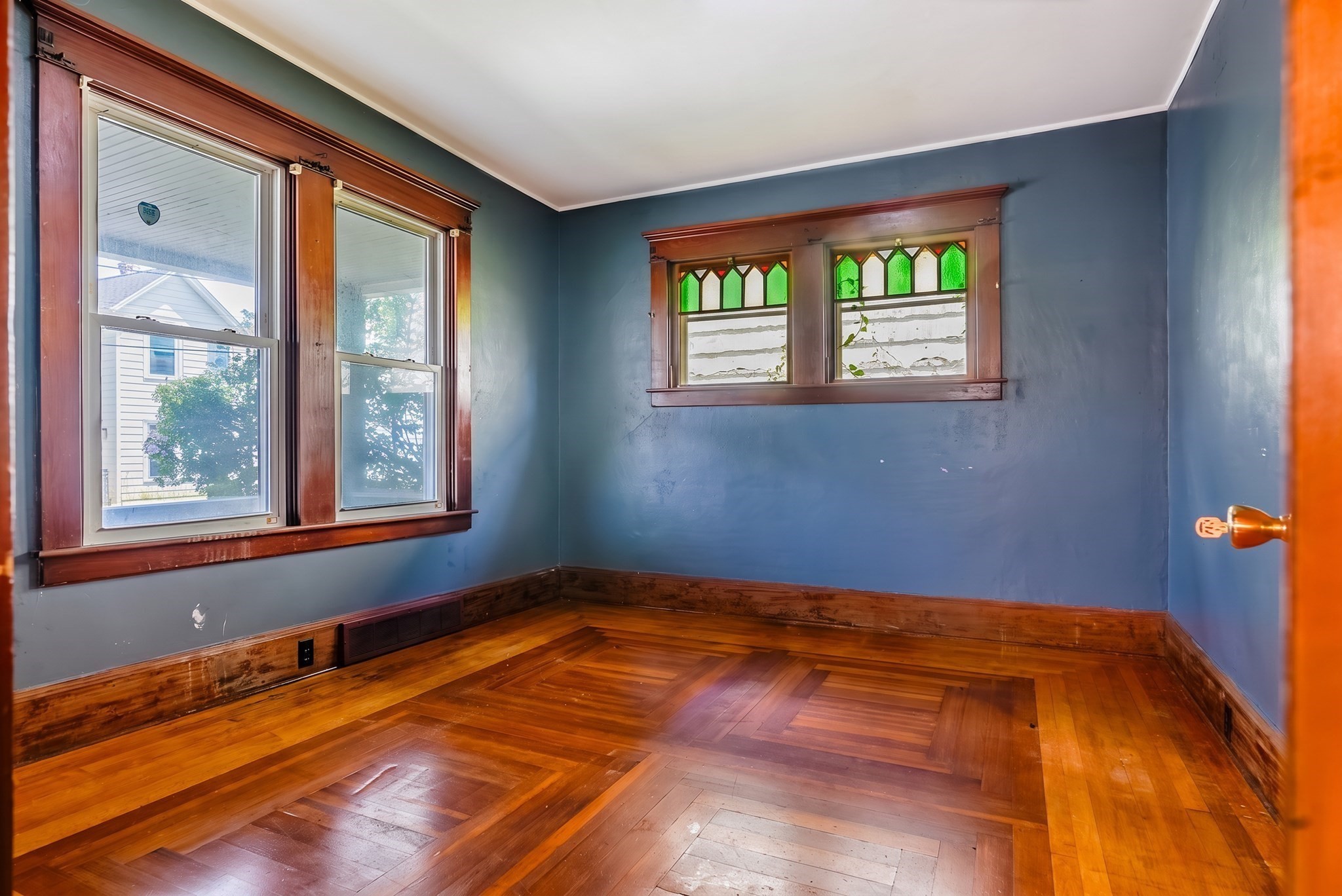 228 Brook St Property Photo 6
