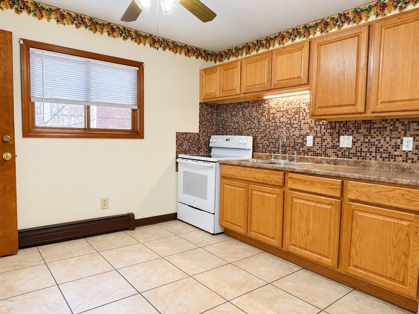 34 Dorchester St Property Photo 8
