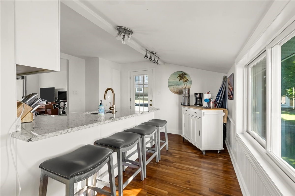 6 Roosevelt Ave Property Photo 10