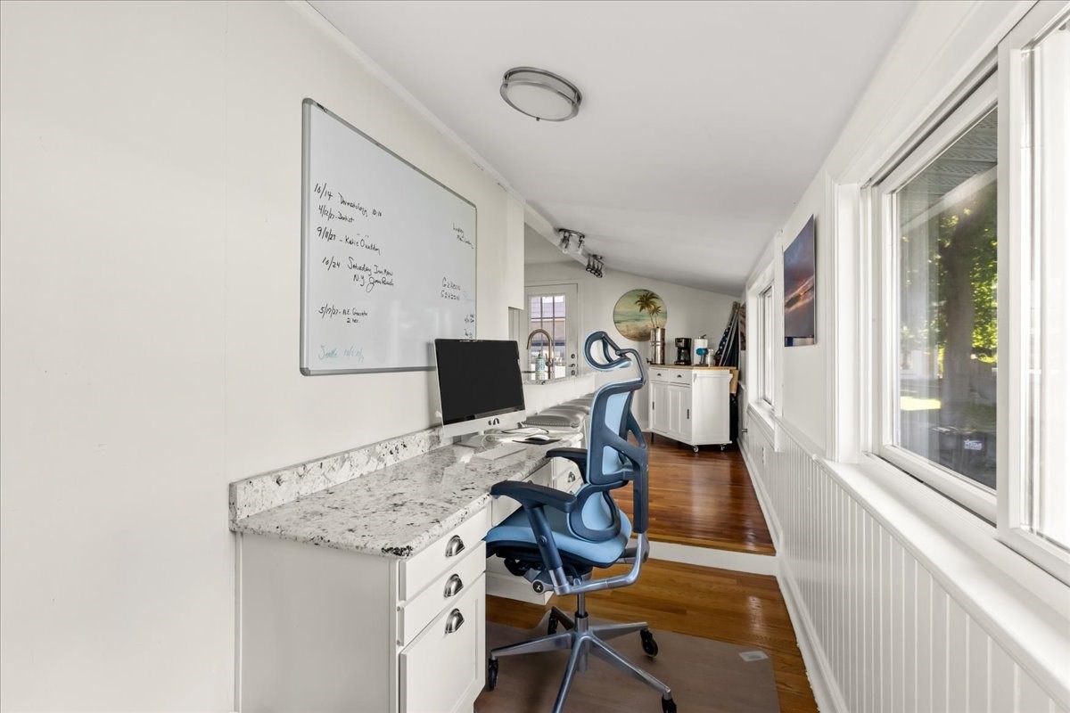 6 Roosevelt Ave Property Photo 12