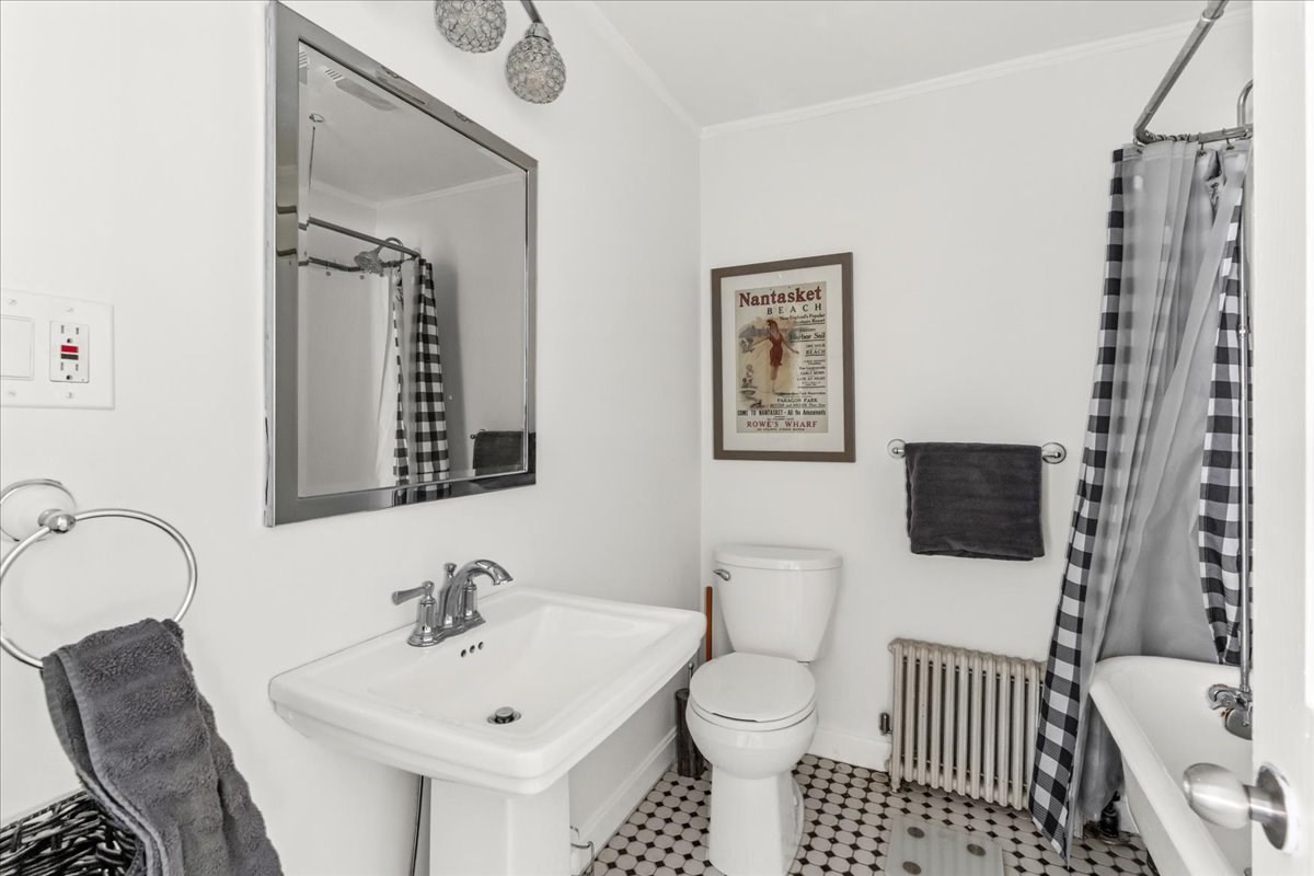 6 Roosevelt Ave Property Photo 15