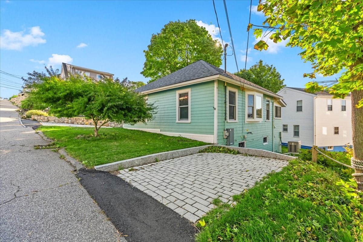 6 Roosevelt Ave Property Photo 18