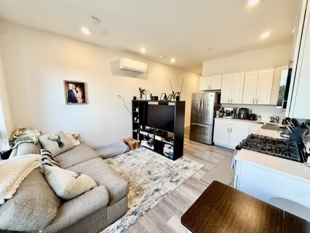 5 Fremont # 103 Property Photo 1