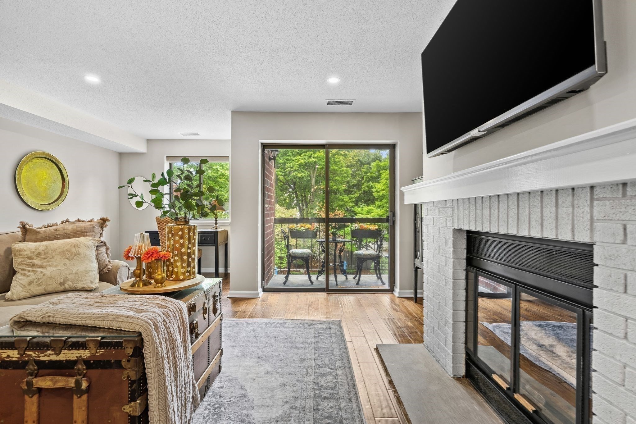 666 Main # 310 Property Photo 8