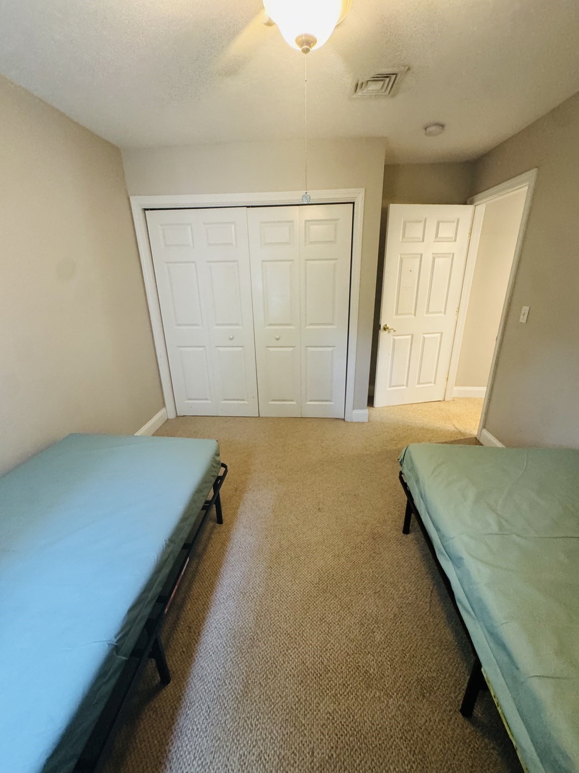 4d Marc Dr. # 5 Property Photo 12