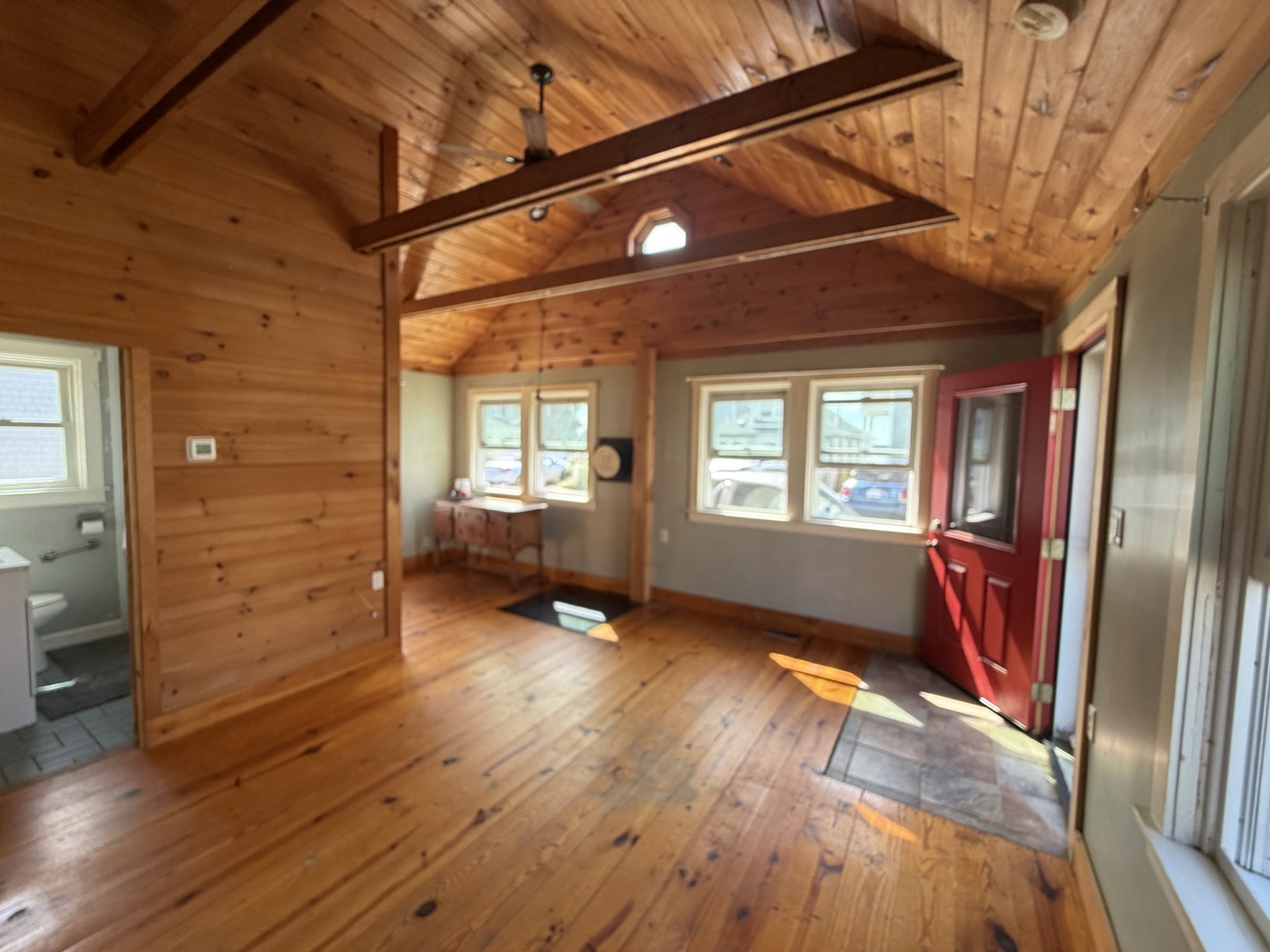 107 Bluff Ave Property Photo 4