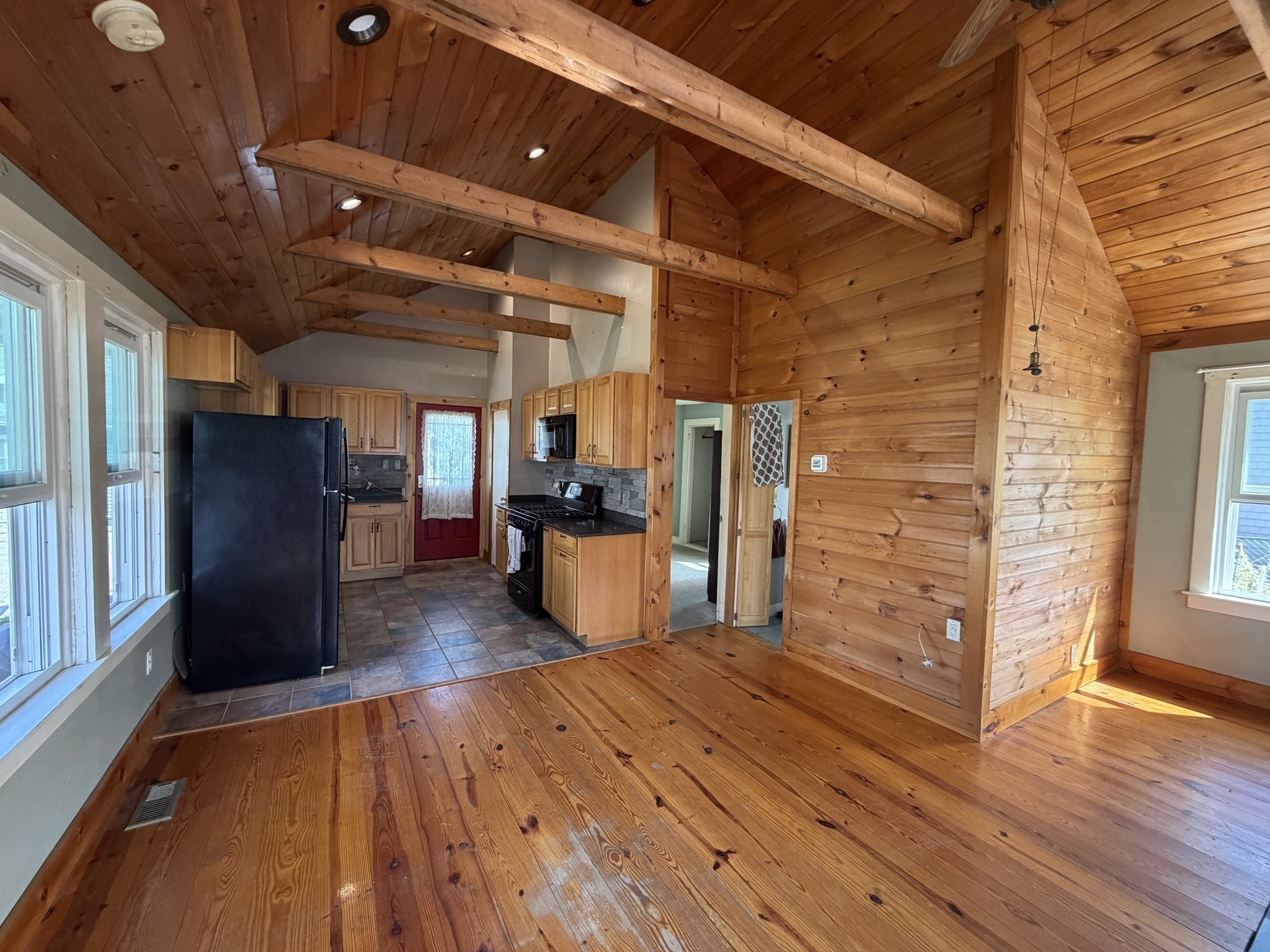 107 Bluff Ave Property Photo 5