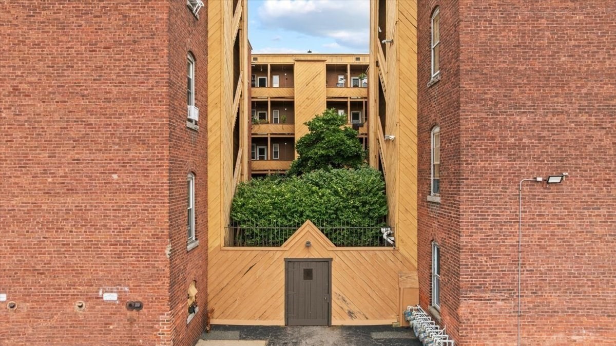 6 Chatham Pl # 8 Property Photo 26