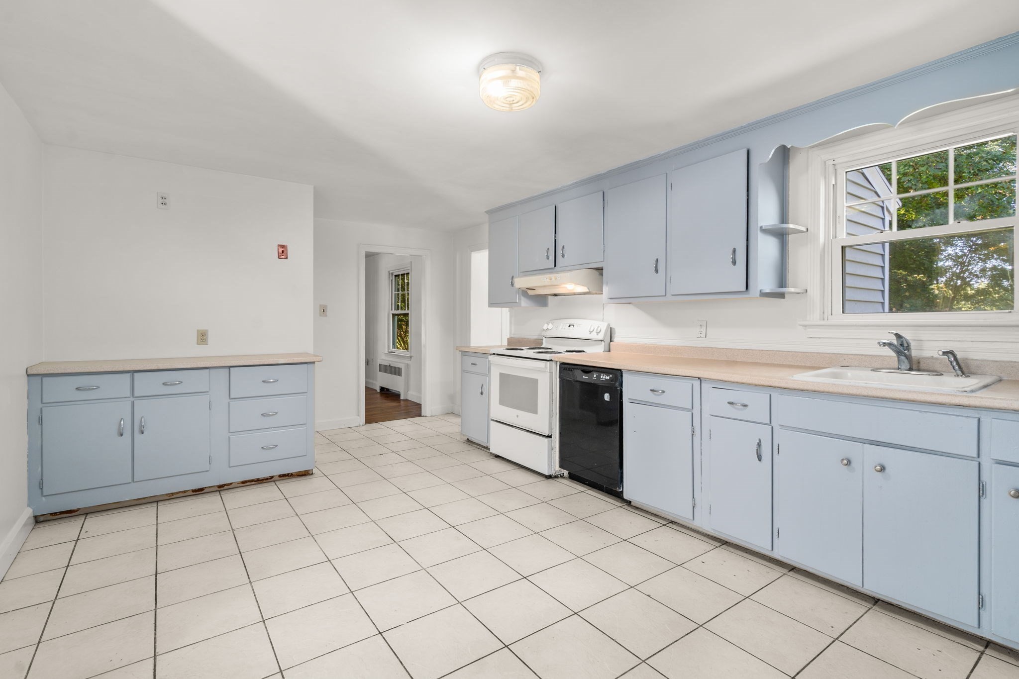 5 Lowell Ave Property Photo 9