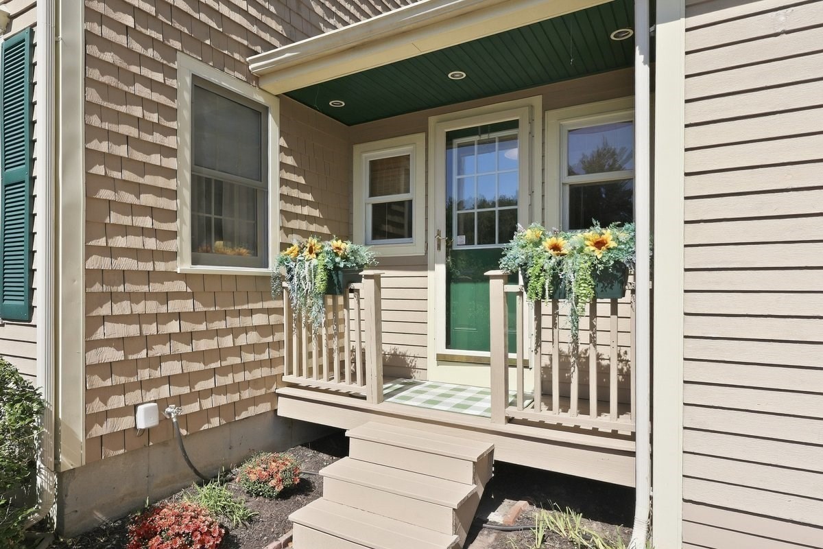 10 Reed Bent Property Photo 3