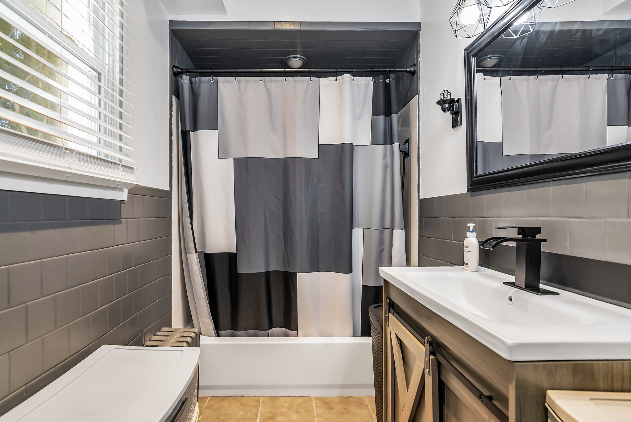 100 Clover St Property Photo 18