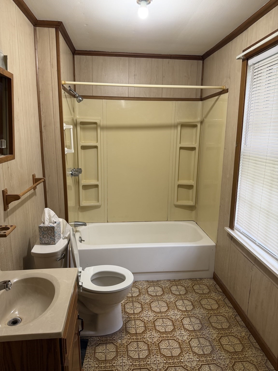 73 School St Property Photo 10