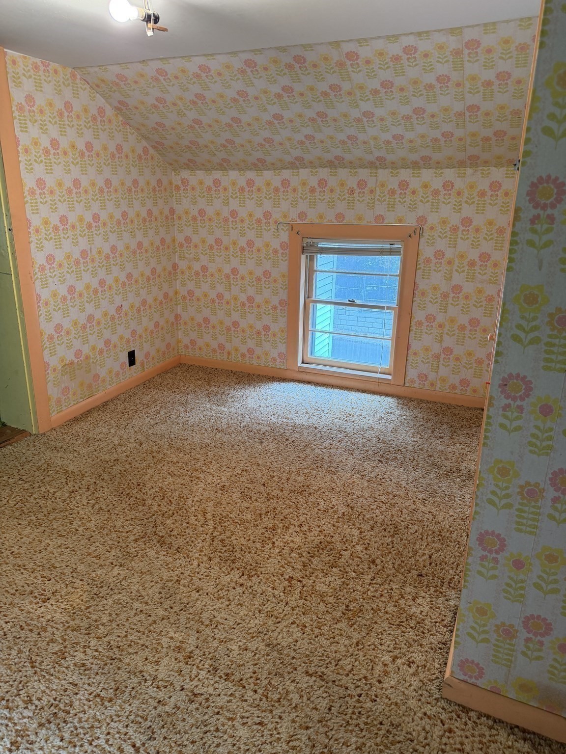 73 School St Property Photo 16