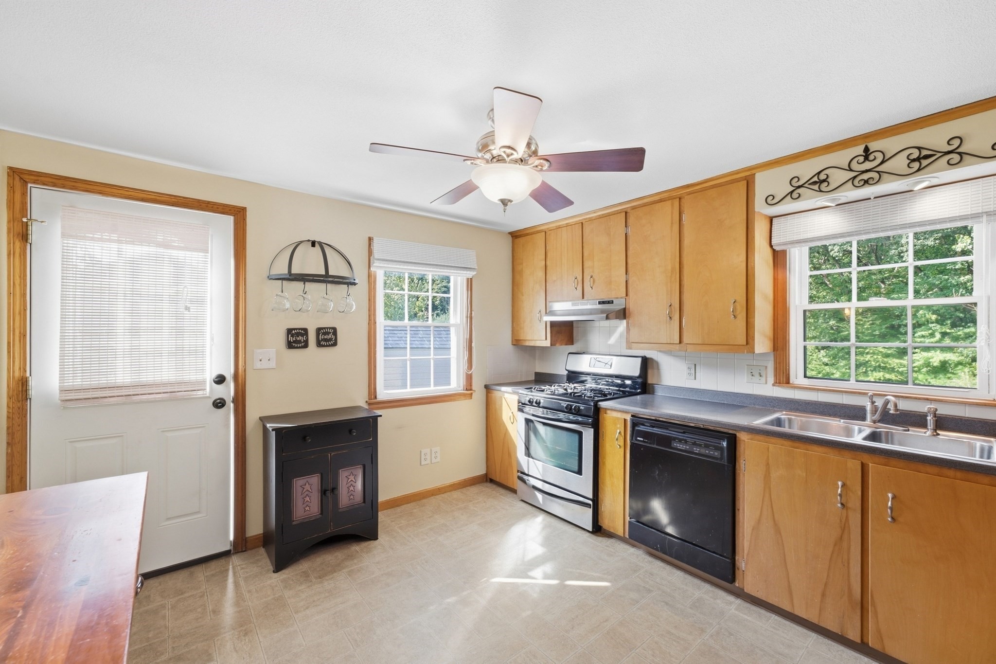 158 Telegraph Ave Property Photo 7