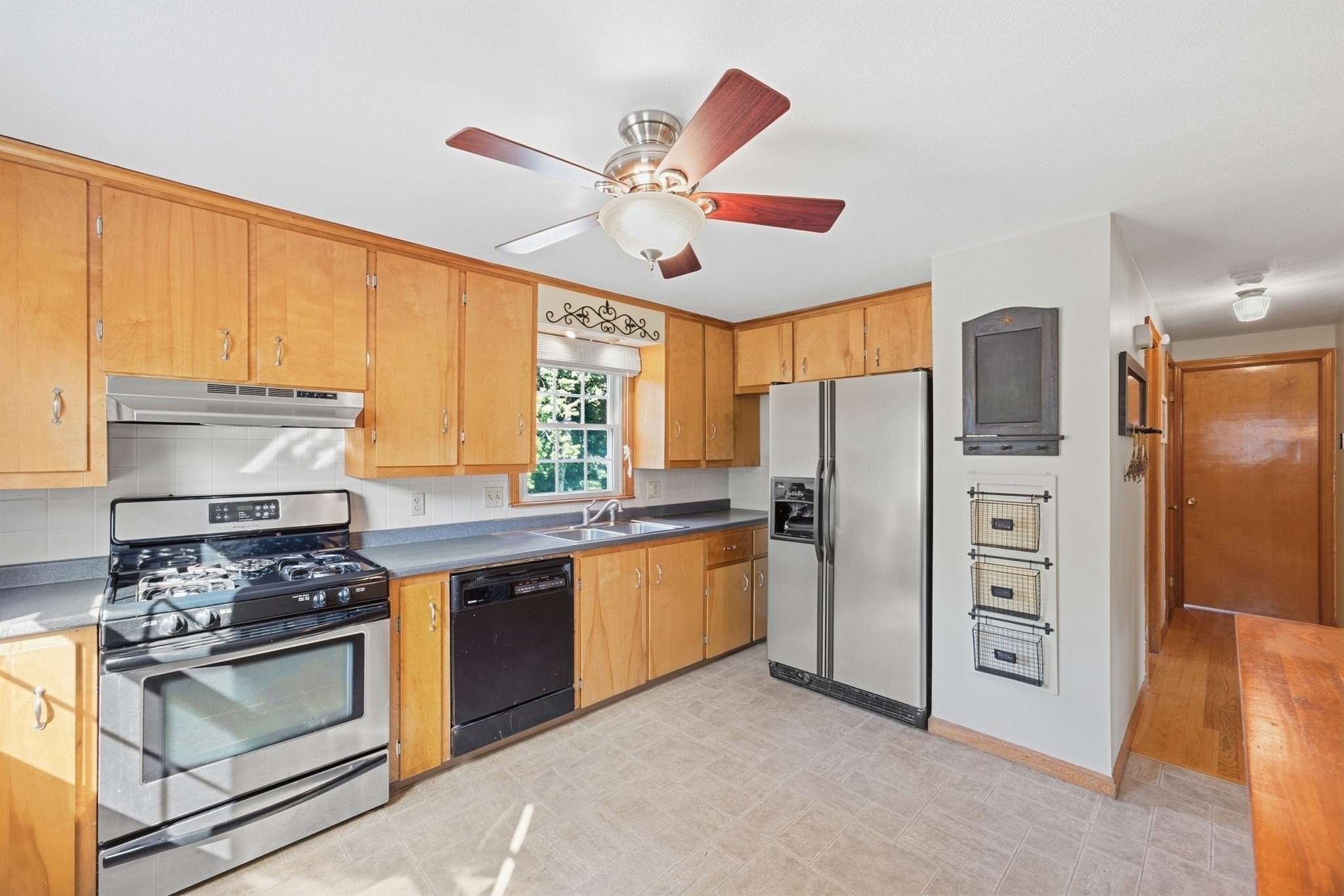 158 Telegraph Ave Property Photo 8