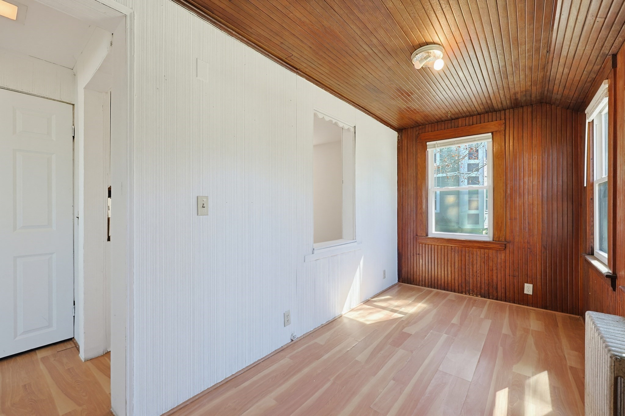 28 Monroe St Property Photo 9