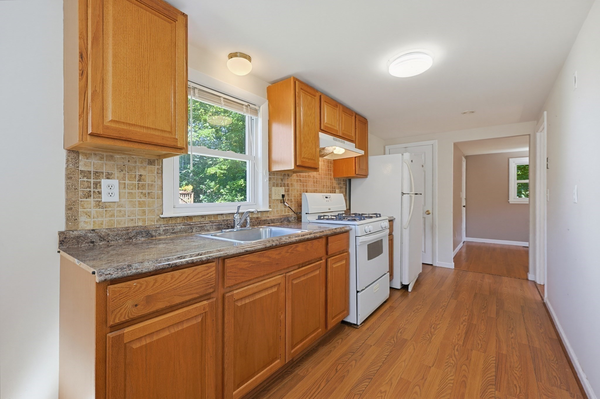 28 Monroe Street Property Photo 27