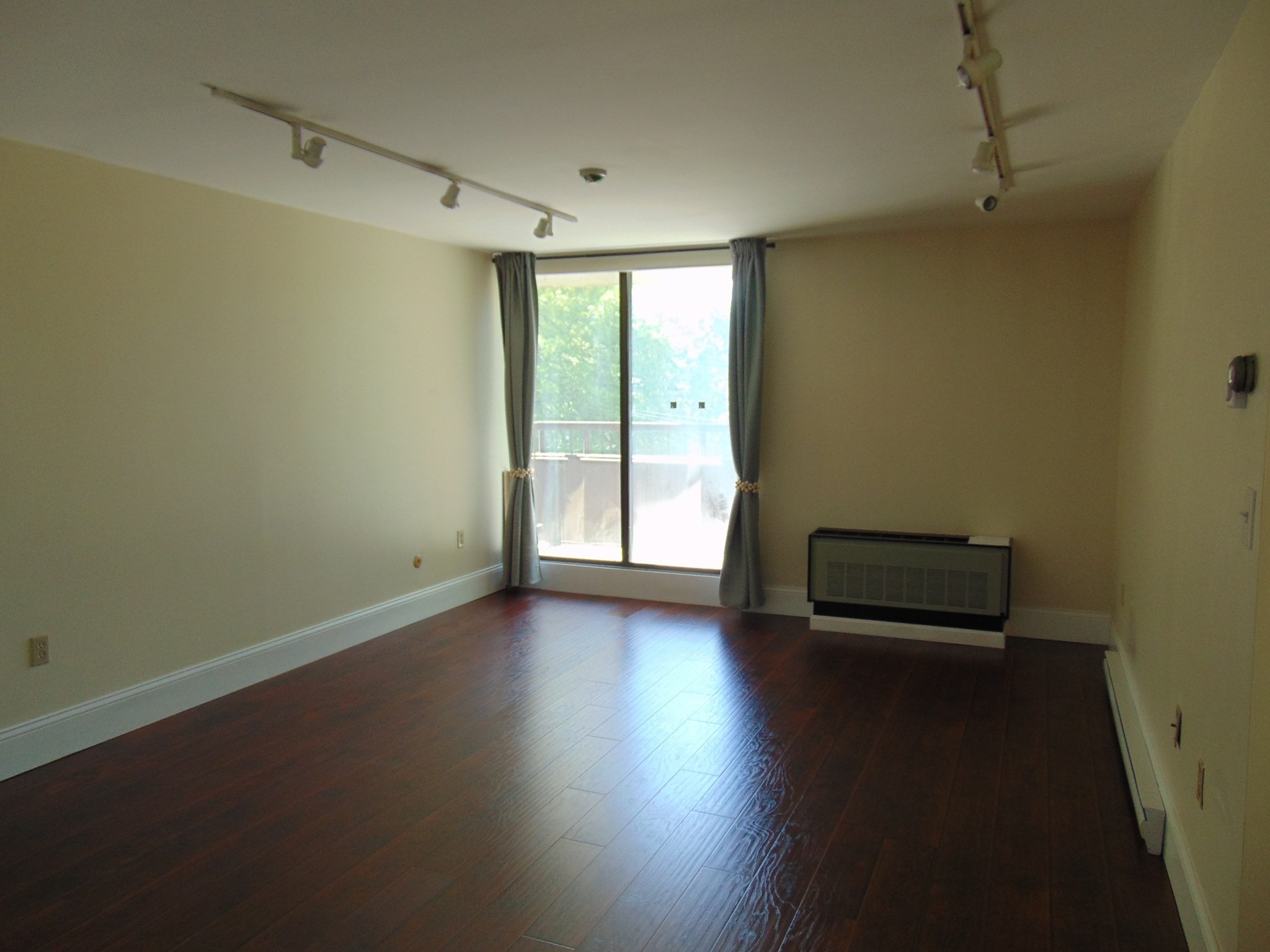 77 Adams St # 407 Property Photo 9