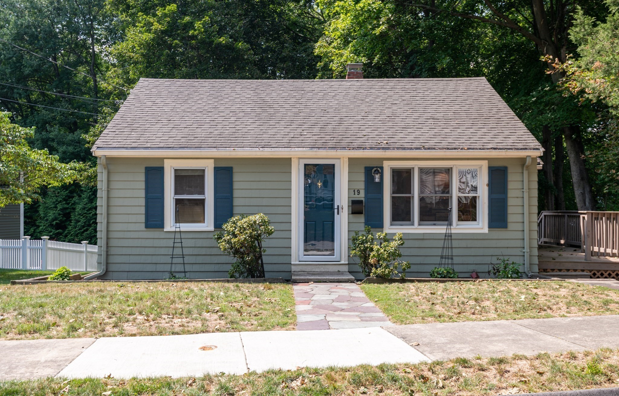 19 Penny Lane Property Photo 2