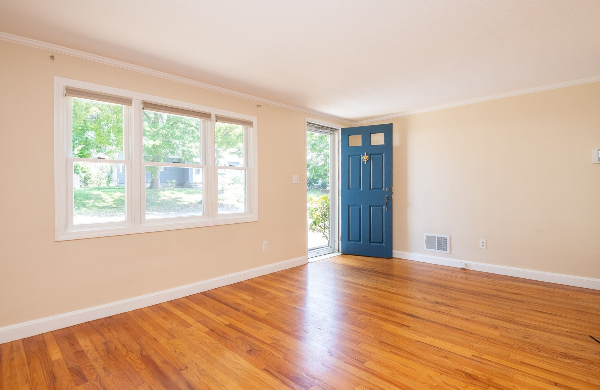19 Penny Lane Property Photo 4