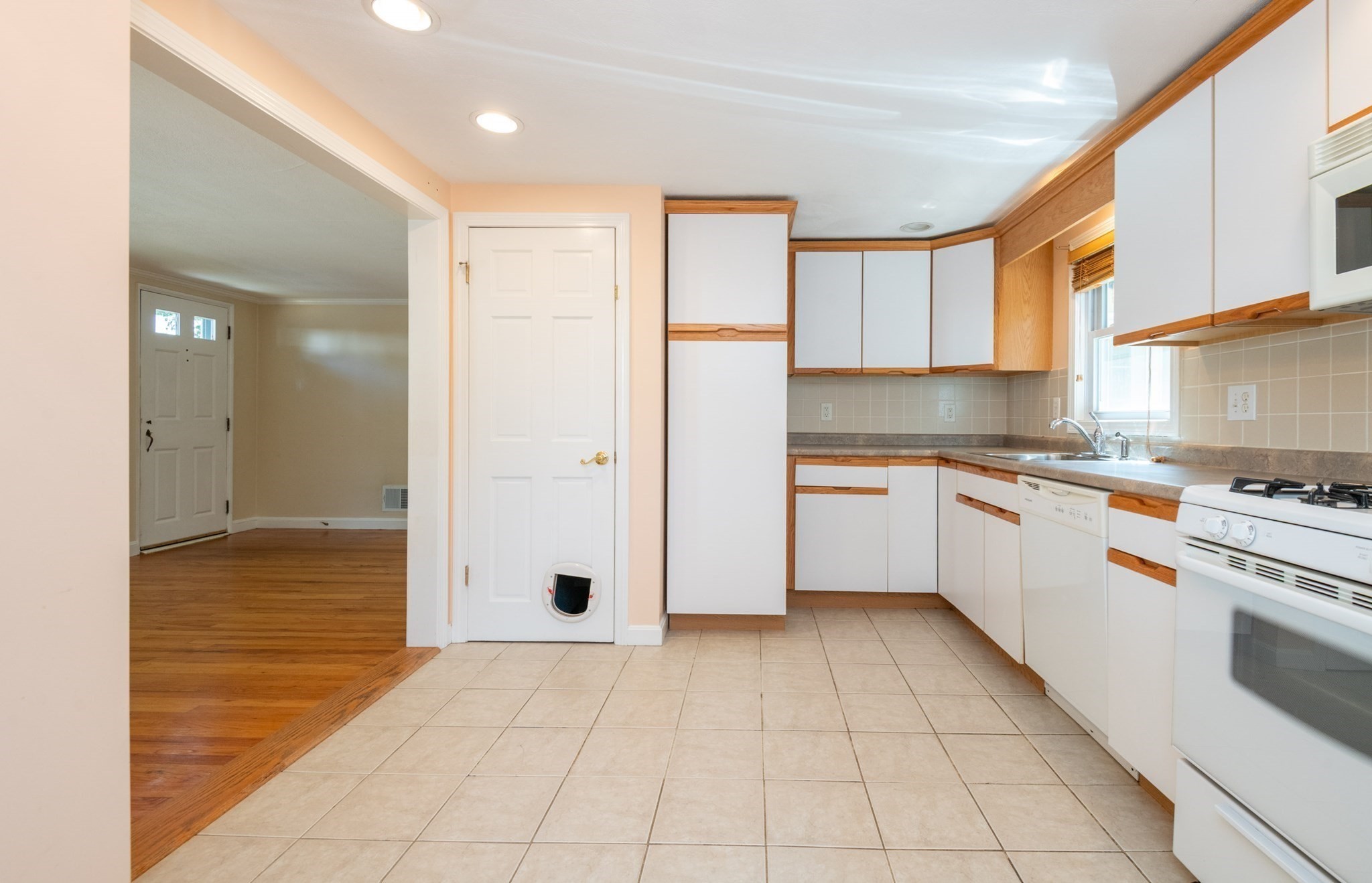 19 Penny Lane Property Photo 8