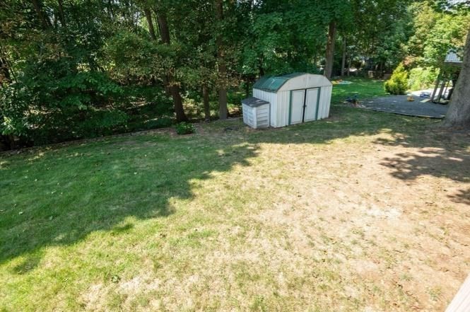 19 Penny Lane Property Photo 25