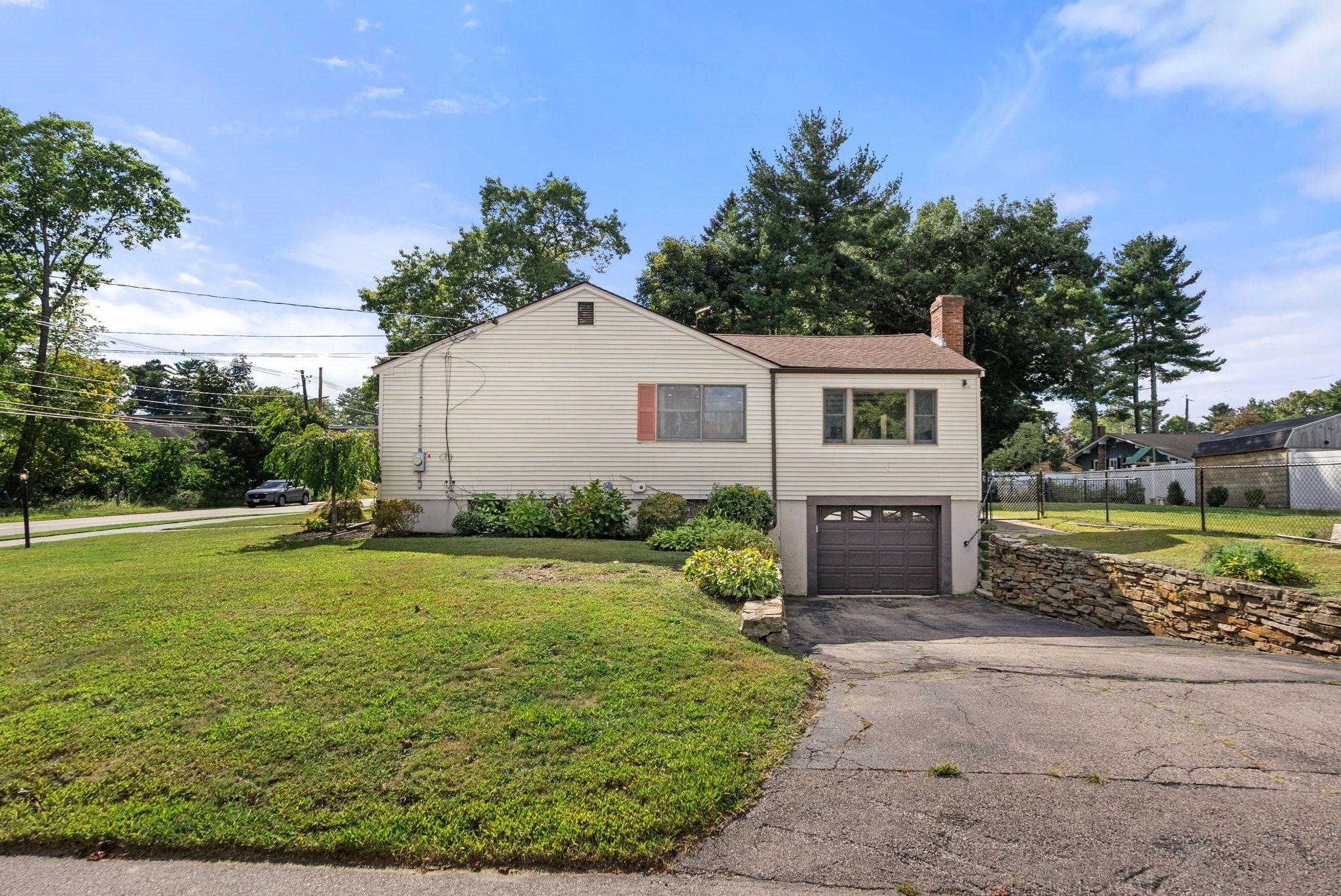50 Main St. Property Photo 32