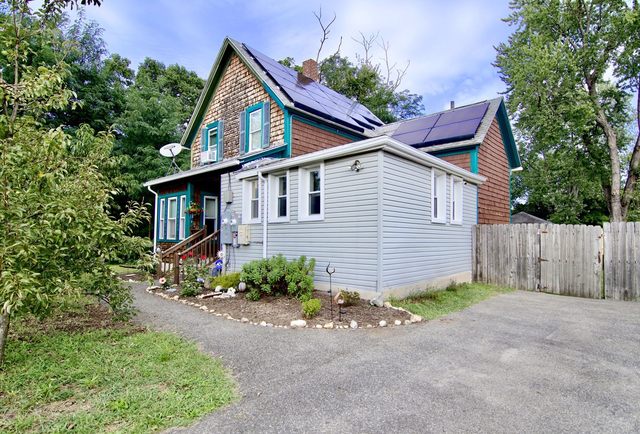 35 Thayer Ave Property Photo 2