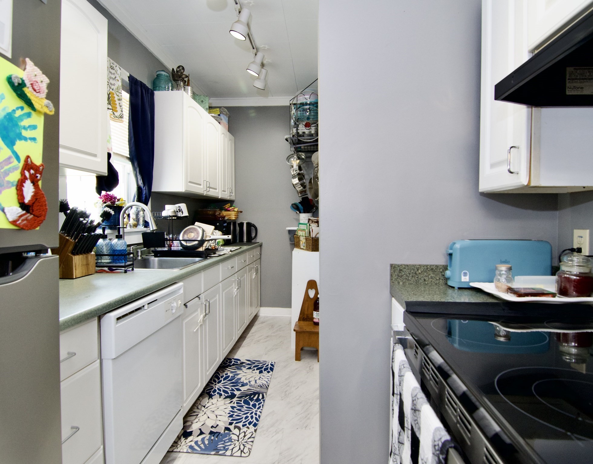 35 Thayer Ave Property Photo 11
