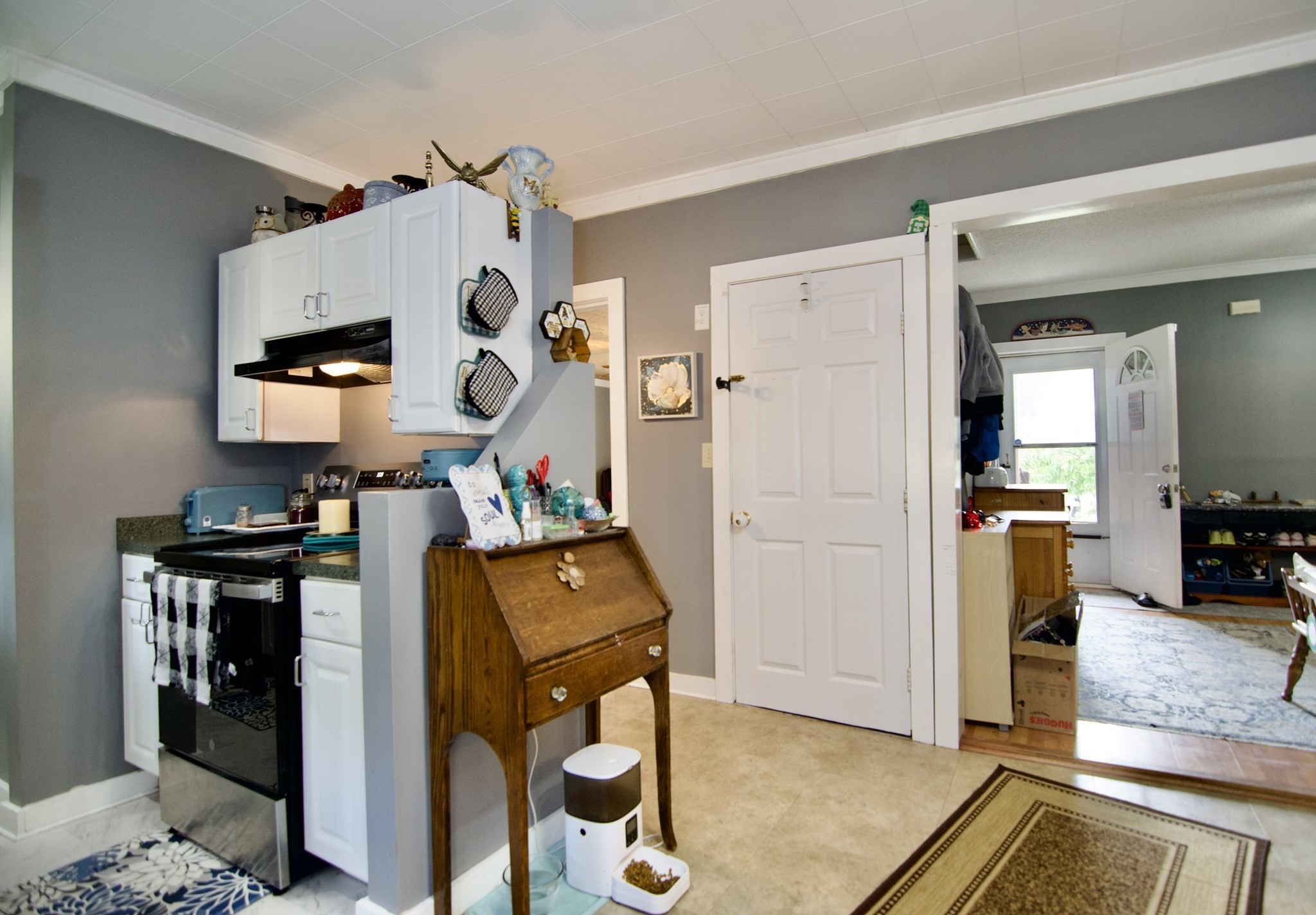 35 Thayer Ave Property Photo 13
