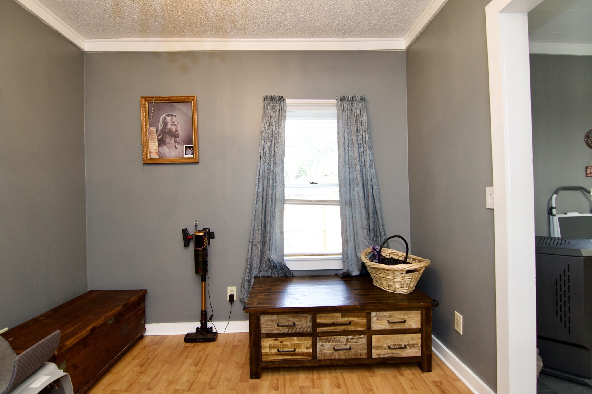 35 Thayer Ave Property Photo 17