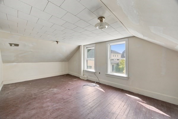7 Slater Property Photo 20