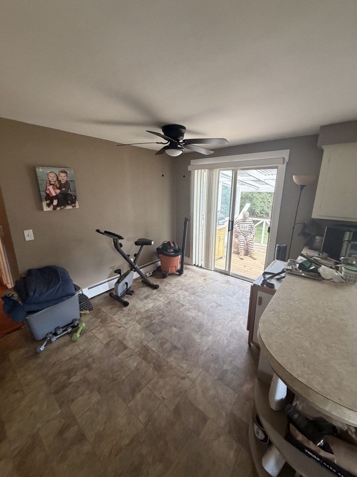 1189 Bark St Property Photo 4