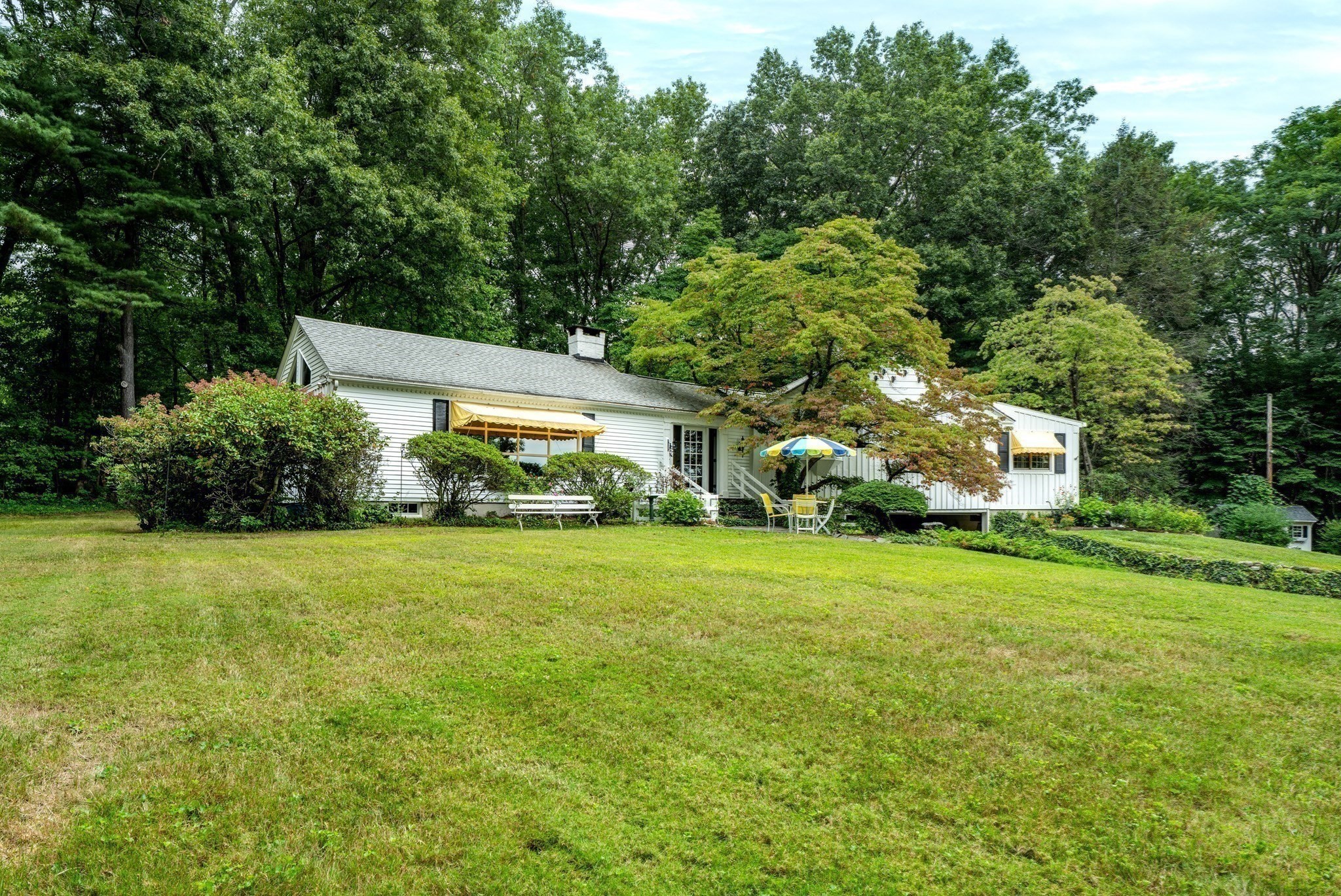 134 Maplewood Terrace Property Photo 3