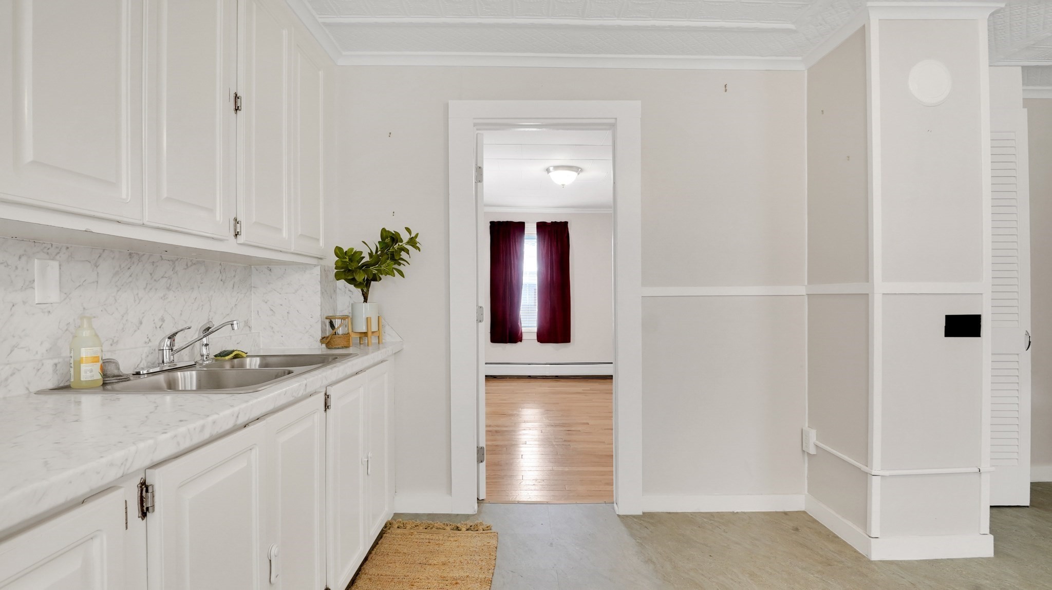 100 Caton Lane Property Photo 4