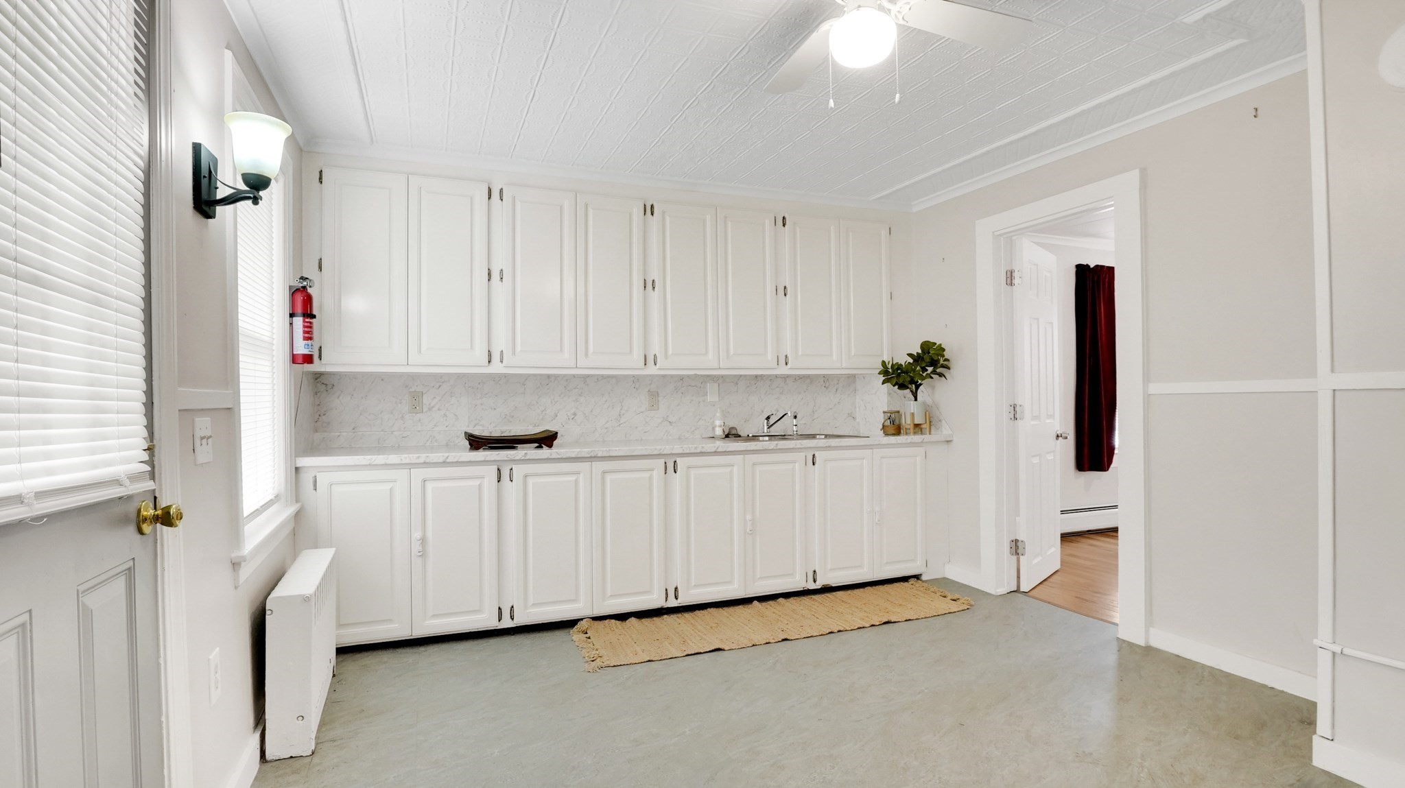 100 Caton Lane Property Photo 6