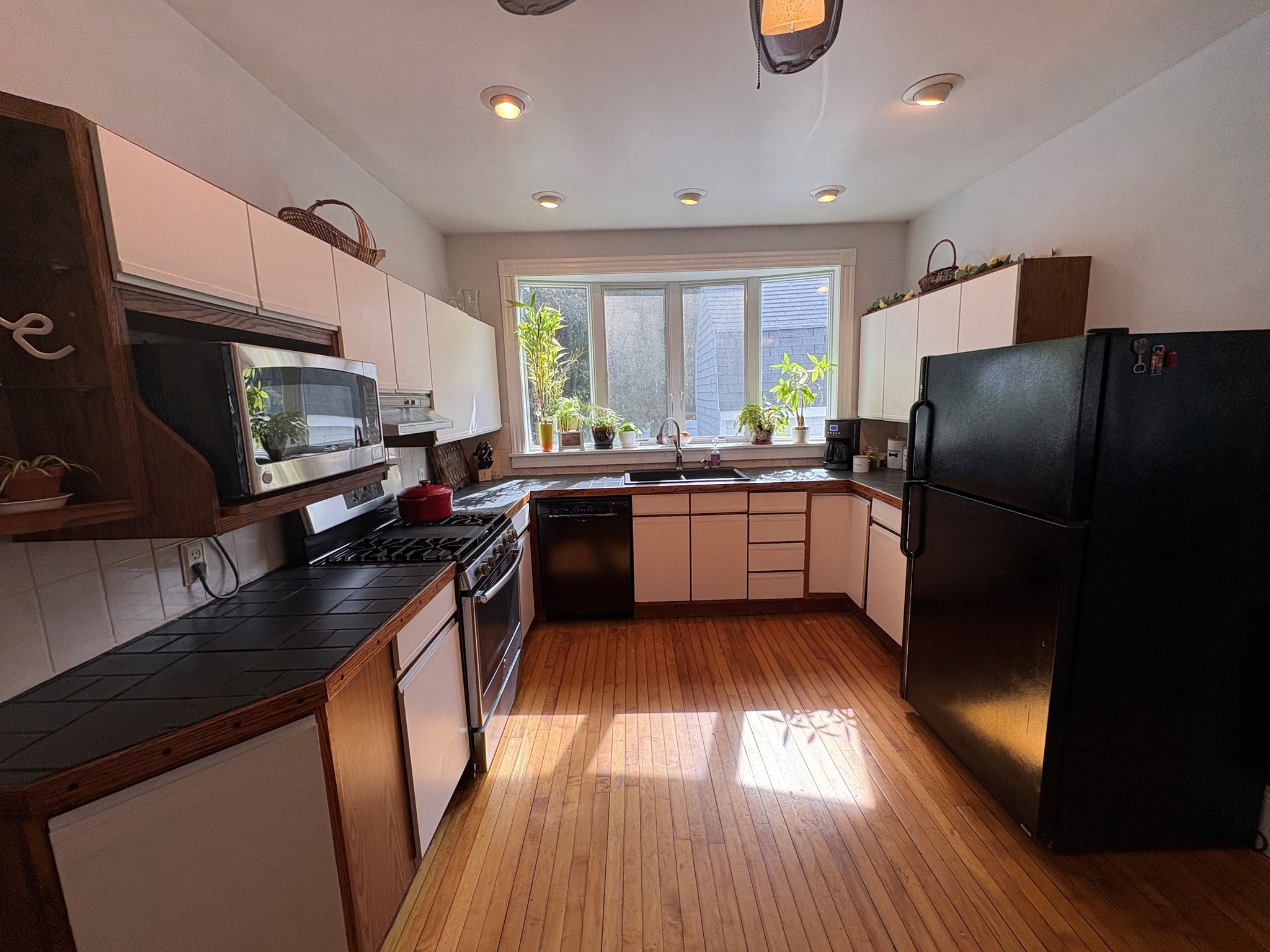 174 Center Avenue Property Photo 6