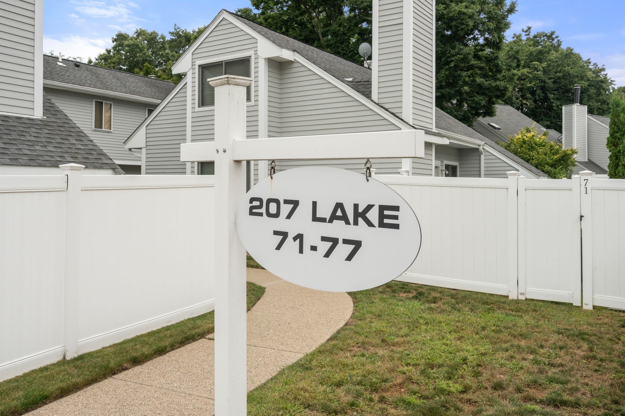 207 Lake St # 77 Property Photo 4